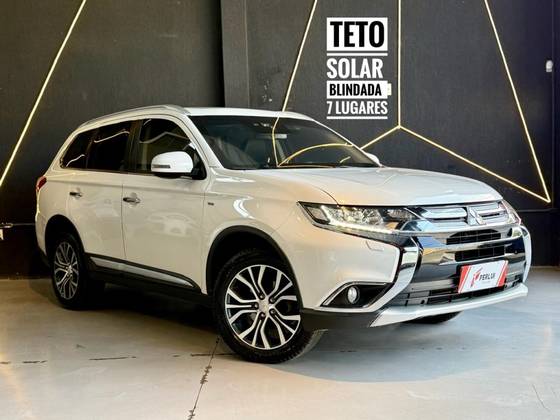 MITSUBISHI OUTLANDER 3.0 GT 4X4 V6 24V GASOLINA 4P AUTOMÁTICO MITSUBISHI OUTLANDER 3.0 GT 4X4 V6 24V GASOLINA 4P AUTOMÁTICO
